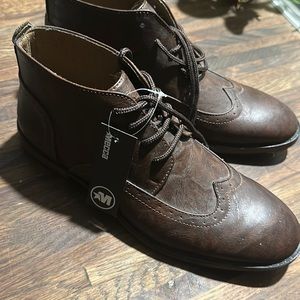 Men’s Mecca Boots size 11